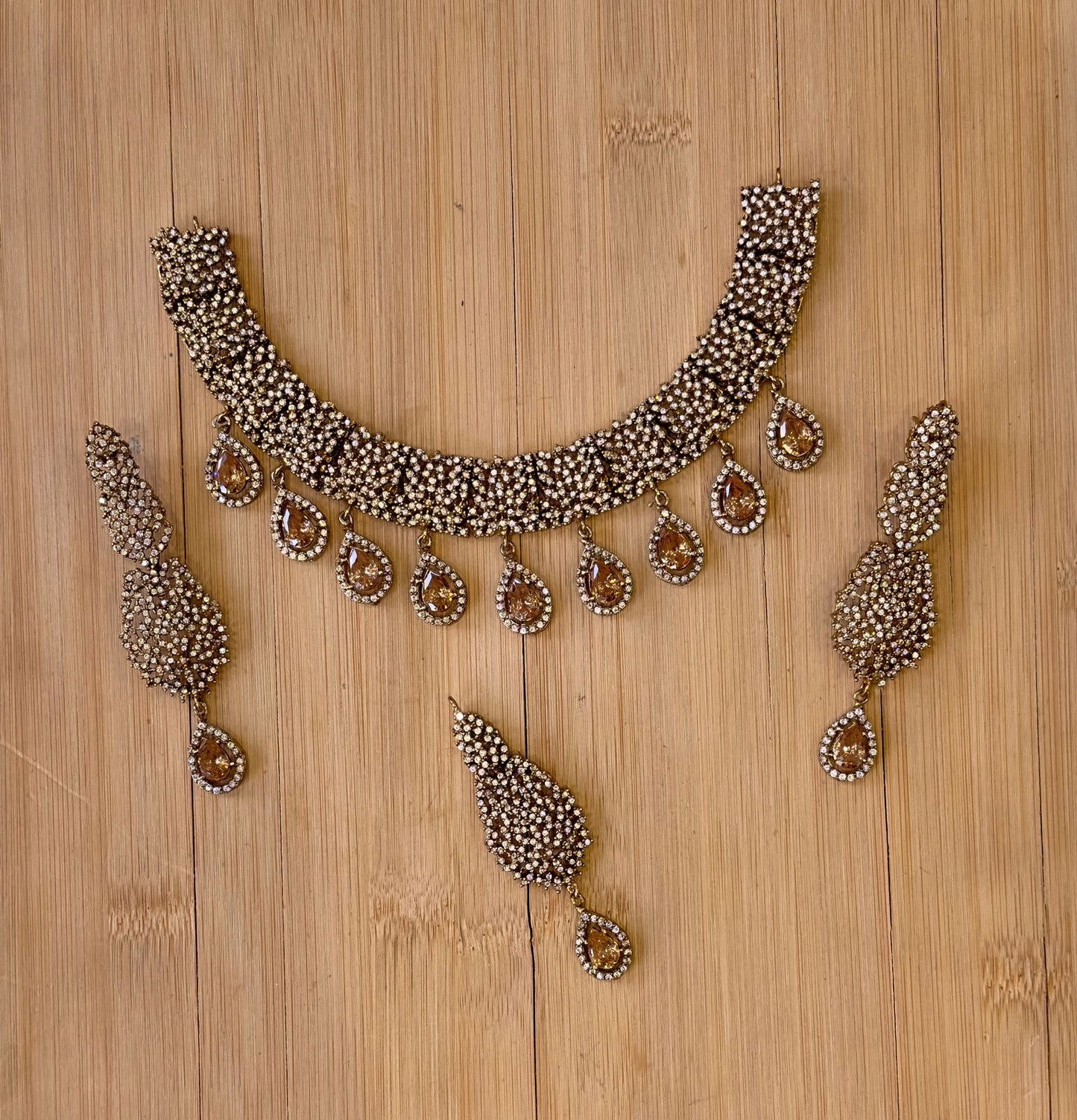 RP Necklace with Earring and Teeka in standard quality